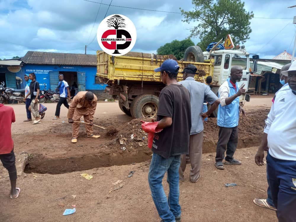 FARANAH : La Délégation spéciale de la commune urbaine en ordre de bataille contre les ordures…. 4 FARANAH : La Délégation spéciale de la commune urbaine en ordre de bataille contre les ordures….