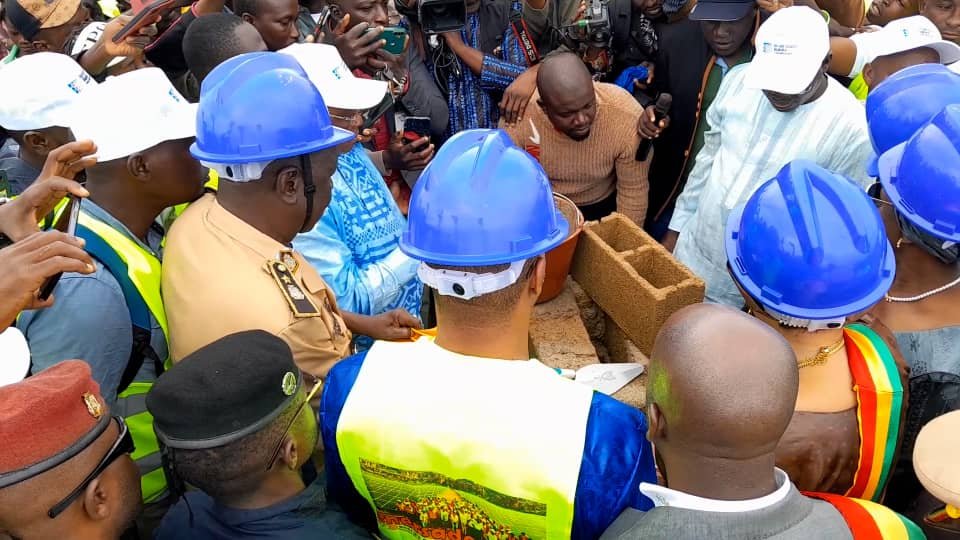 Région de Kankan : le gouvernement fait recours à l'énergie solaire, 100 MW pour trois préfectures.