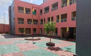 Siguiri / Éducation : Un nouvel établissement scolaire inauguré dans la commune urbaine. 2 Siguiri / Éducation : Un nouvel établissement scolaire inauguré dans la commune urbaine.