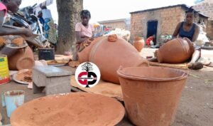 Kankan : Par manque de soutien, les femmes potières tirent le diable par la queue.