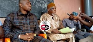 Siguiri : Le préfet en visite dans la famille de Bintou Mamady CONDÉ, tué par un motard depuis le vendredi dernier.