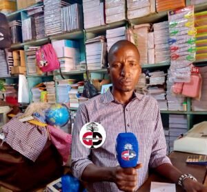 Rentrée Scolaire à Dabola : Le prix des fournitures scolaires à la hausse, les clients crient et les commerçants se justifient