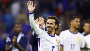 Football : l'international français antoine griezmann prend sa retraite en équipe nationale.