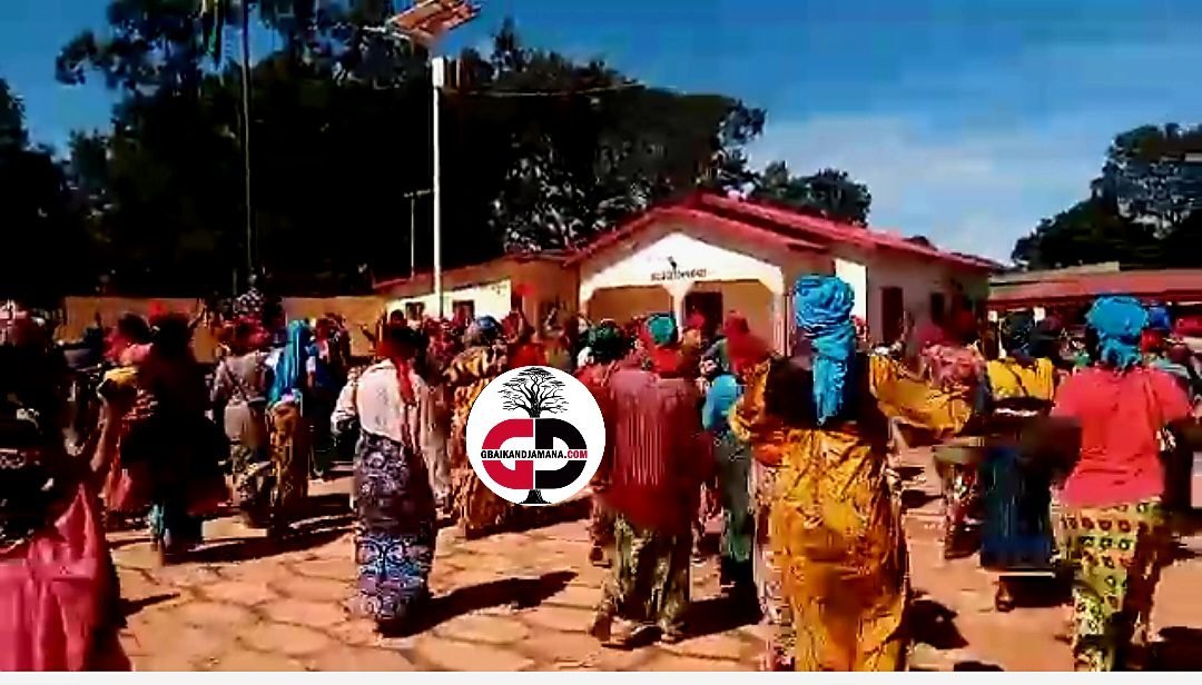 Dabola : Ce qu'il faut retenir de la manifestation des femmes du marché. 3 Dabola : Ce qu'il faut retenir de la manifestation des femmes du marché.