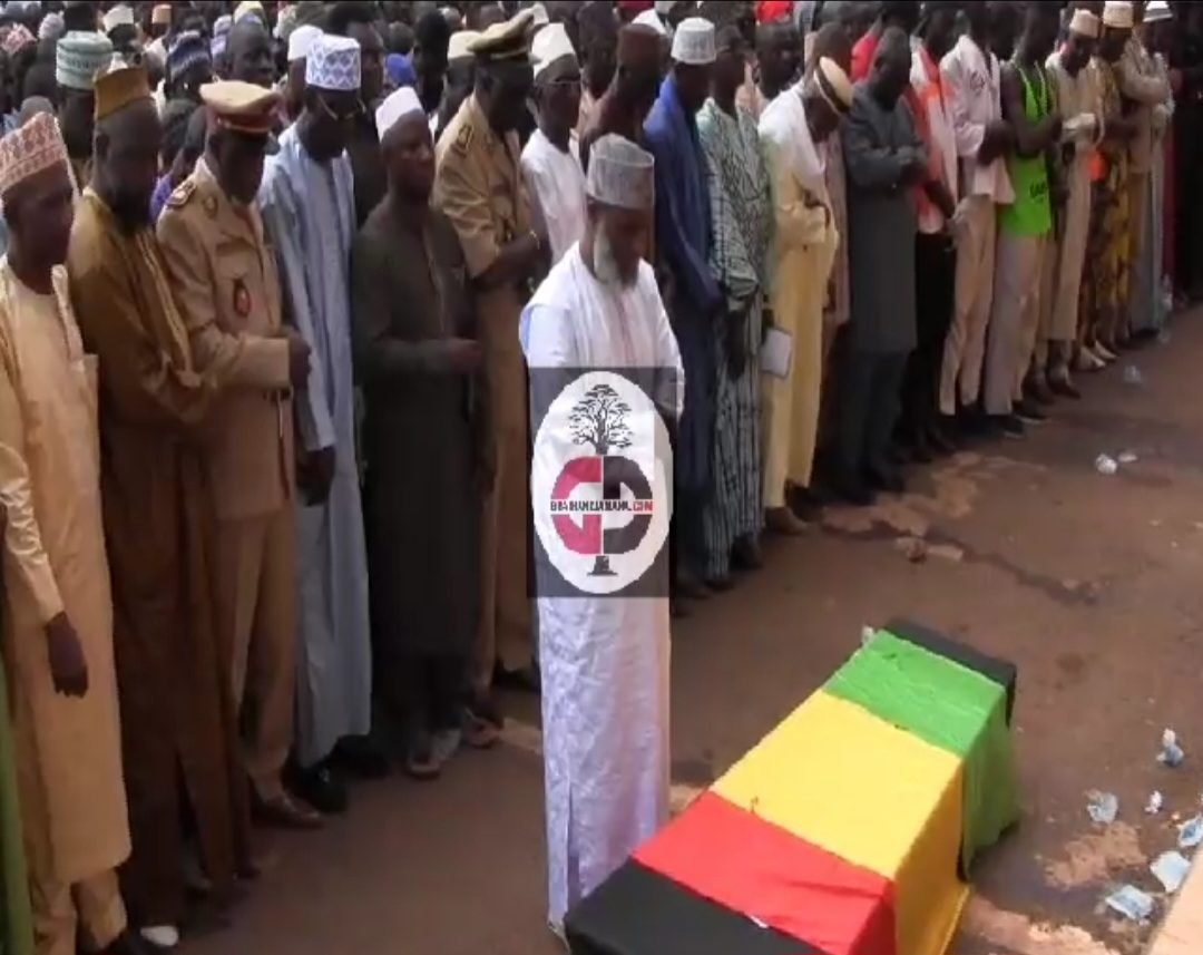 Siguiri : Reportage Vidéo Sur la Cérémonie Funèbre de l'Ancien Président National de Djélitomba.