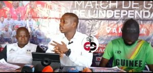 Match de Gala de l'indépendance à Kankan : Le coordinateur régional du projet devant la presse.