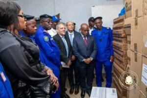 Guinée / Appui à la Direction Générale des Douanes : Le Ministre du Budget reçoit un important lot de matériel. 2 Guinée / Appui à la Direction Générale des Douanes : Le Ministre du Budget reçoit un important lot de matériel.