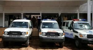 Siguiri : un fils ressortissant offre une ambulance et deux corbillards à la préfecture.