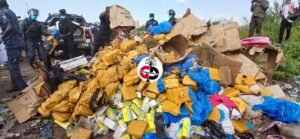 Kankan : Plus de 800 kg de boules de chanvre indien, 125 Kg de produits pharmaceutiques périmés, incinérés par les autorités.