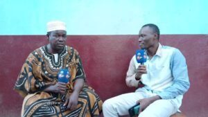 Kankan: Nanfo Ismaila Diaby lance le défi aux religieux « Celui qui me montre une partie dans le coran d’où il est interdit de prier en d'autres langues qu'arabe, je vais abandonner » 