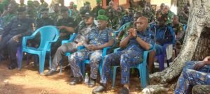 Vulgarisation de l'avant-projet de la nouvelle constitution à fria : une mission du cnt à la rencontre des forces de défense et de sécurité.  