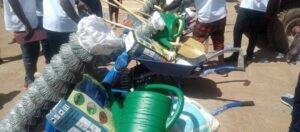 Faranah : Les paysans dotés des équipements intra-agricoles par le ministre de l'agriculture et de l'élevage