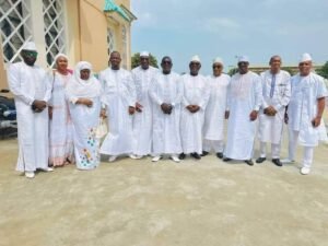 Conakry : Le collectif des anciens membres du gouvernement du CNRD à la grande mosquée Fayçal pour la lecture du Saint Coran.