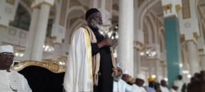 Conakry : Le collectif des anciens membres du gouvernement du CNRD à la grande mosquée Fayçal pour la lecture du Saint Coran.