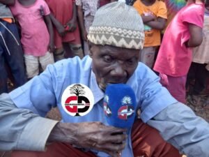 Urgent /faranah : un incendie ravage trois (3) cases au quartier dandaya « j'ai perdu tous mes biens » 7 Urgent /faranah : un incendie ravage trois (3) cases au quartier dandaya « j'ai perdu tous mes biens »