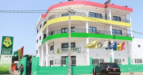 Football guinéen : Quand la passion dribble la gestion !