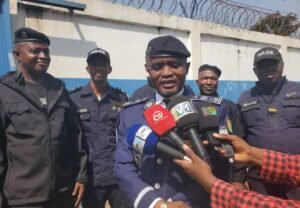 Conakry : Maman Aïssata Yansané interpellée par la police pour des faits d'escroquerie. 2 Conakry : Maman Aïssata Yansané interpellée par la police pour des faits d'escroquerie.