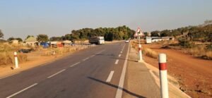 Le bitumage des voiries urbaines de Kouroussa : Un soulagement pour les habitants ( Reportage) 