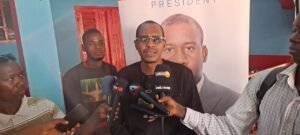 Politique : Les responsables du parti MODEL réagissent suite à la condamnation d'Aliou Bah. « Cette condamnation n'est qu'une parodie de justice. » 3 Politique : Les responsables du parti MODEL réagissent suite à la condamnation d'Aliou Bah. « Cette condamnation n'est qu'une parodie de justice. »