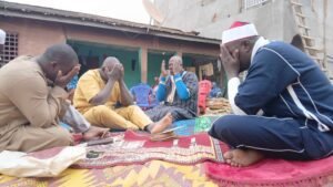 Kankan : Un an après la disparition du Journaliste Bafodé Maféring Camara, ses camarades de classe lui rendent hommage en organisant une lecture collective du Saint Coran.