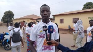 Kankan : Un an après la disparition du Journaliste Bafodé Maféring Camara, ses camarades de classe lui rendent hommage en organisant une lecture collective du Saint Coran.