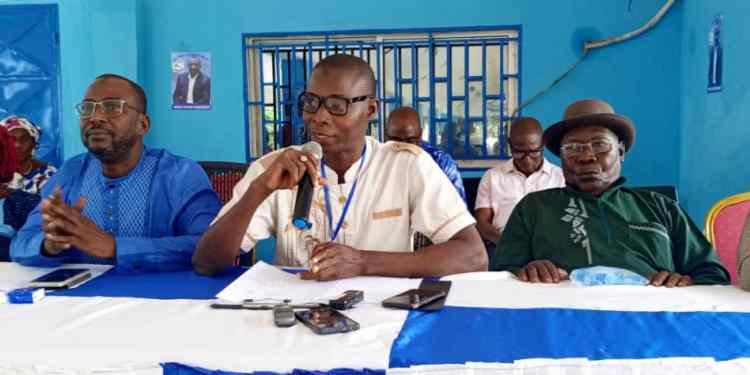 Le bureau exécutif de l'UFR demande à son représentant au CNT de démissionner."Nous attendons maintenant s'il est patriote."