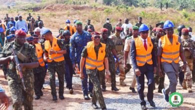 L’𝐚𝐫𝐦é𝐞 𝐠𝐮𝐢𝐧é𝐞𝐧𝐧𝐞, 𝐚𝐜𝐭𝐫𝐢𝐜𝐞 𝐦𝐚𝐣𝐞𝐮𝐫𝐞 𝐝𝐞 𝐥𝐚 𝐜𝐨𝐧𝐬𝐭𝐫𝐮𝐜𝐭𝐢𝐨𝐧 𝐝𝐞𝐬 𝐢𝐧𝐟𝐫𝐚𝐬𝐭𝐫𝐮𝐜𝐭𝐮𝐫𝐞𝐬 𝐧𝐚𝐭𝐢𝐨𝐧𝐚𝐥𝐞𝐬