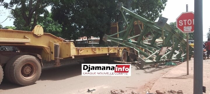 Grave accident à Kankan : une femme grièvement blessée par un élément d’un convoi minier