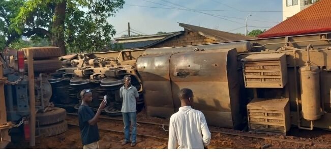 Conakry : un train de Rusal déraille à Kakimbo après une collision