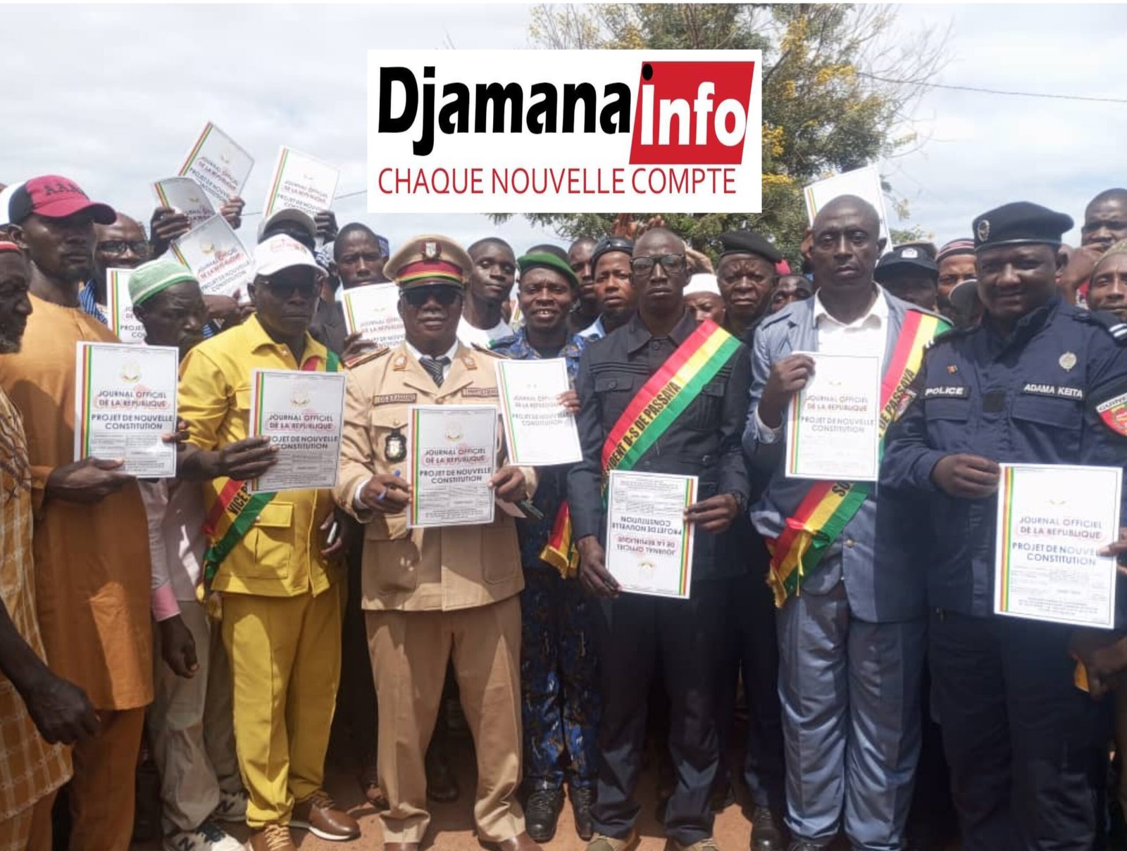 Faranah : Le Préfet Bernard Kamano poursuit la vulgarisation de la nouvelle constitution dans les collectivités rurales