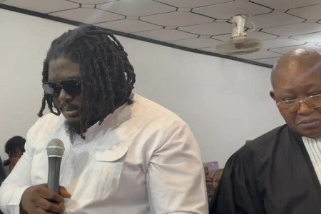 Tribunal de Coyah : la demande de liberté provisoire de Singleton rejetée, l’affaire renvoyée au 9 septembre 1 Tribunal de Coyah : la demande de liberté provisoire de Singleton rejetée, l’affaire renvoyée au 9 septembre