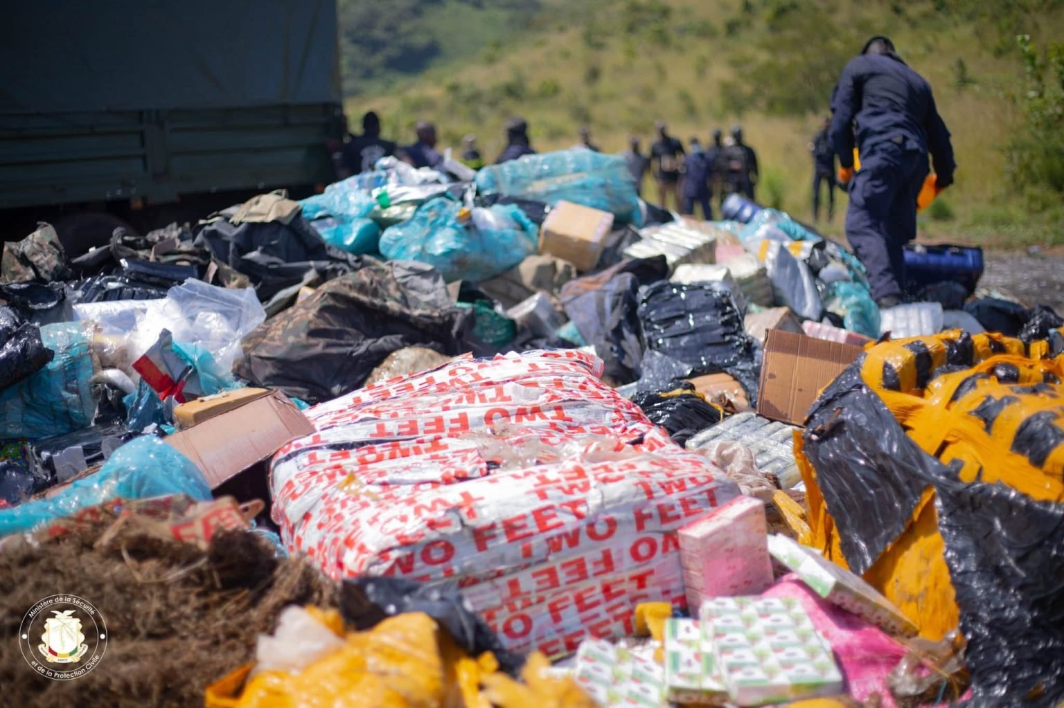 Coyah : plus de 3 tonnes de cocaïne incinérées par le gouvernement dans une vaste opération antidrogue