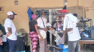 Kankan : immersion à Nabaya Impression, où l’engouement pour les T-shirts du 67e anniversaire de l’indépendance est en baisse