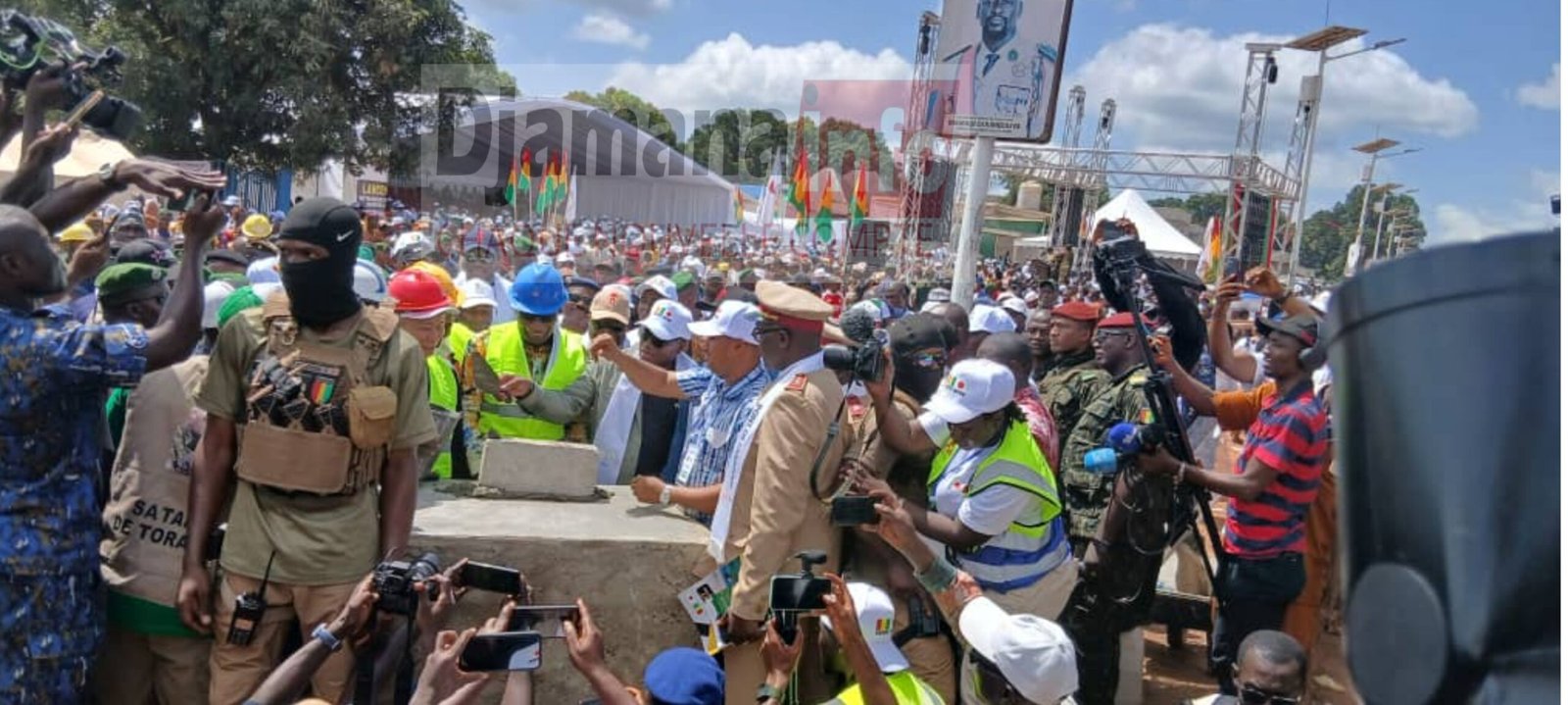Faranah : le Premier ministre Amadou Oury Bah lance les travaux de reconstruction du grand pont sur le Niger
