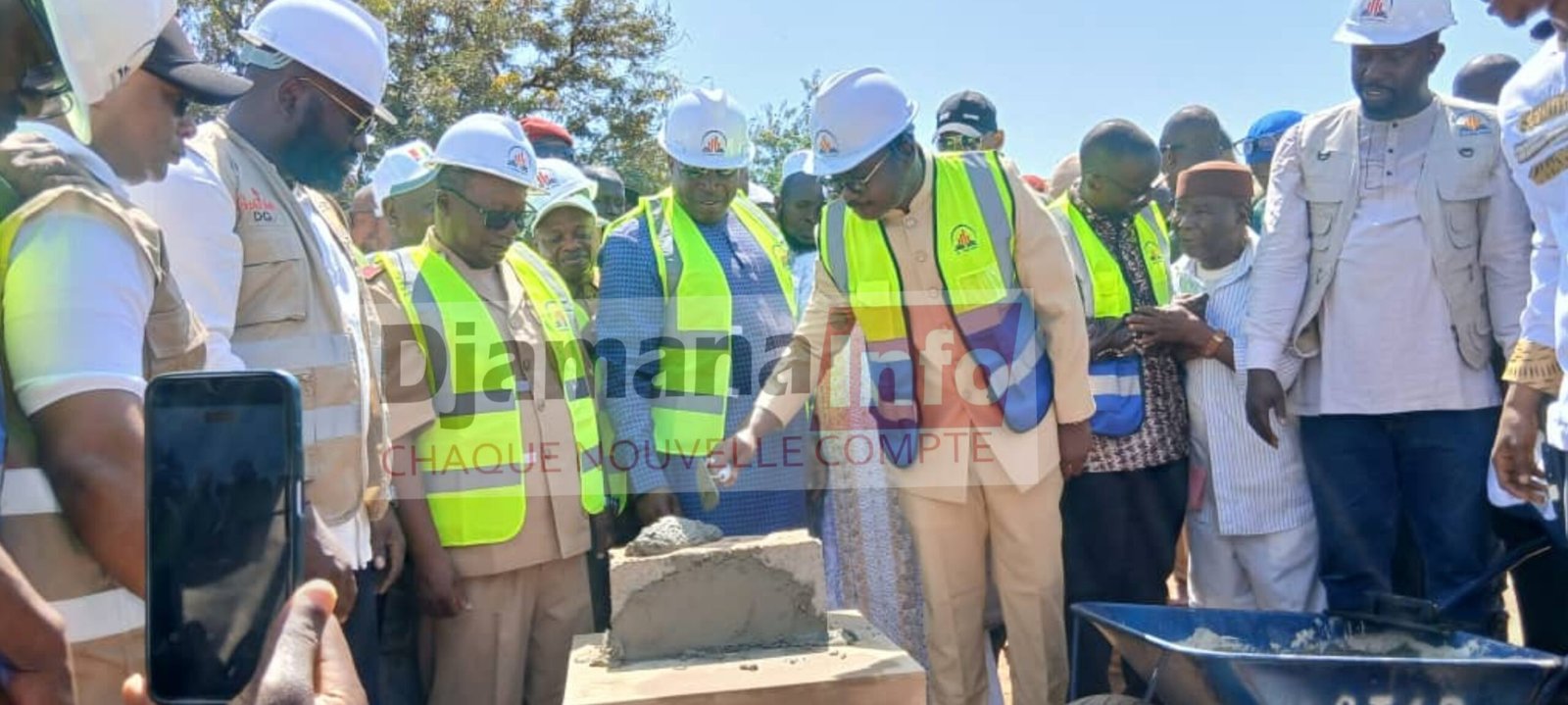 Faranah : le président du CNT lance les travaux de reconstruction du Collège Niger