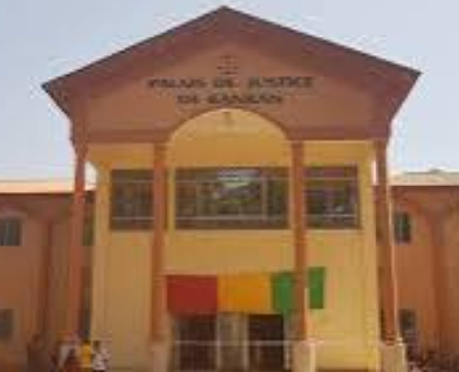 Kouroussa : le directeur de l’hôpital écope de 3 ans de prison pour détournement