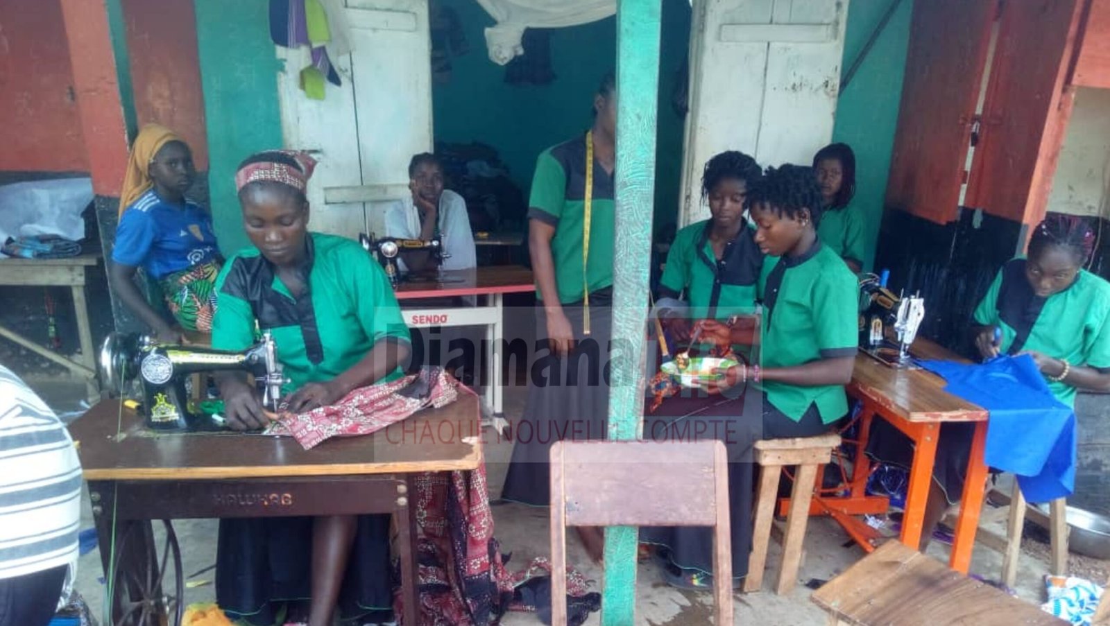 N’Zérékoré : 25 jeunes filles déscolarisées retrouvent espoir grâce à la couture