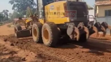 Coyah : les habitants de Doumbouyah Centre financent eux-mêmes le reprofilage de leur route principale