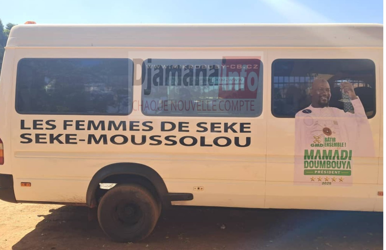 Doko : un minibus offert aux femmes de Sèkè pour renforcer leur mobilité