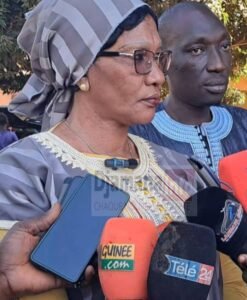 Doko : un minibus offert aux femmes de Sèkè pour renforcer leur mobilité