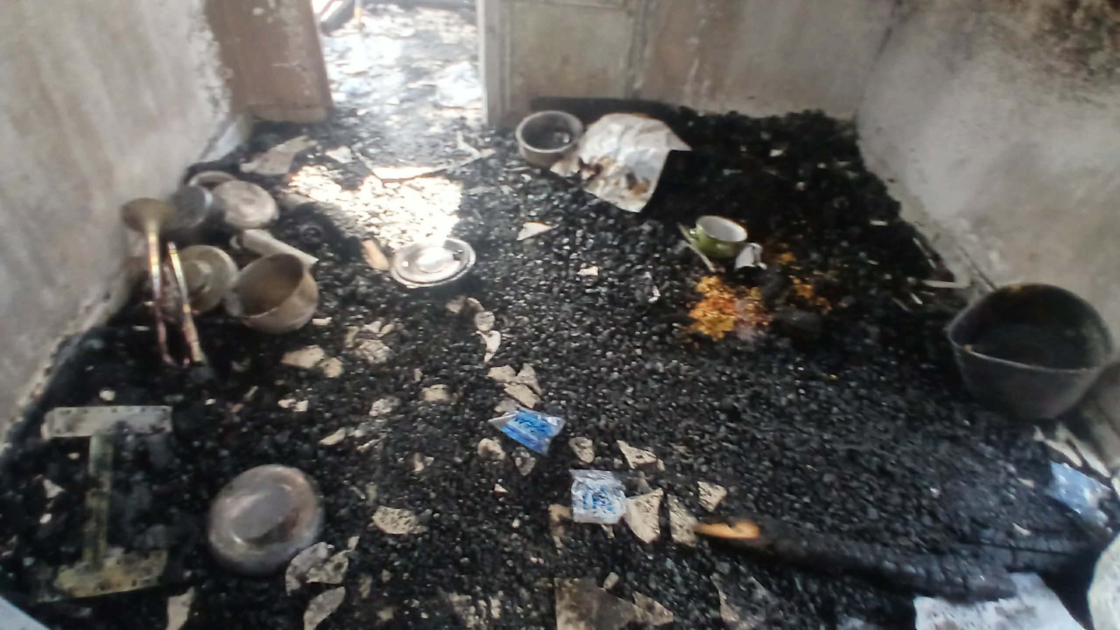 Lambanyi : un violent incendie détruit partiellement un immeuble R+3 au carrefour Canadien