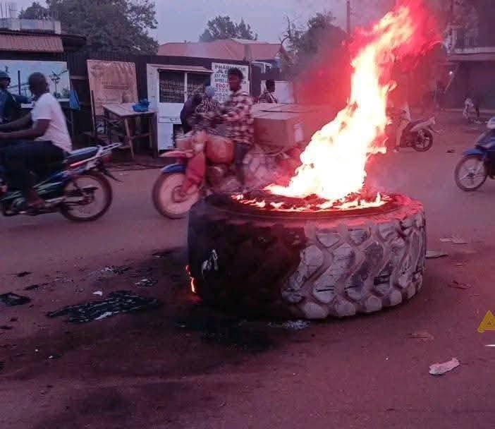Siguiri sous tension : l’arrestation d’Aly Thiam déclenche des violences et des incendies