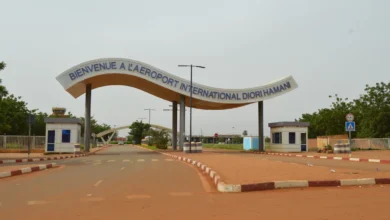 Niamey : après l’attaque de l’aéroport, le président Tiani accuse la France, le Bénin et la Côte d’Ivoire