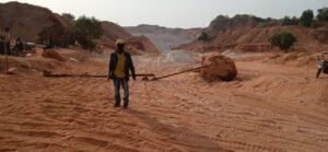 Kindia : les habitants de Koliady 2 manifestent contre la gestion jugée opaque d’une carrière de granite