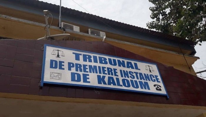 Viol présumé d’une ressortissante espagnole à Conakry : Djély Laye Kouyaté nie les faits devant le tribunal de Kaloum