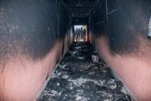 Faranah : un incendie ravage le dortoir des garçons de l’ISAV, plus de 200 étudiants impactés 4 Faranah : un incendie ravage le dortoir des garçons de l’ISAV, plus de 200 étudiants impactés