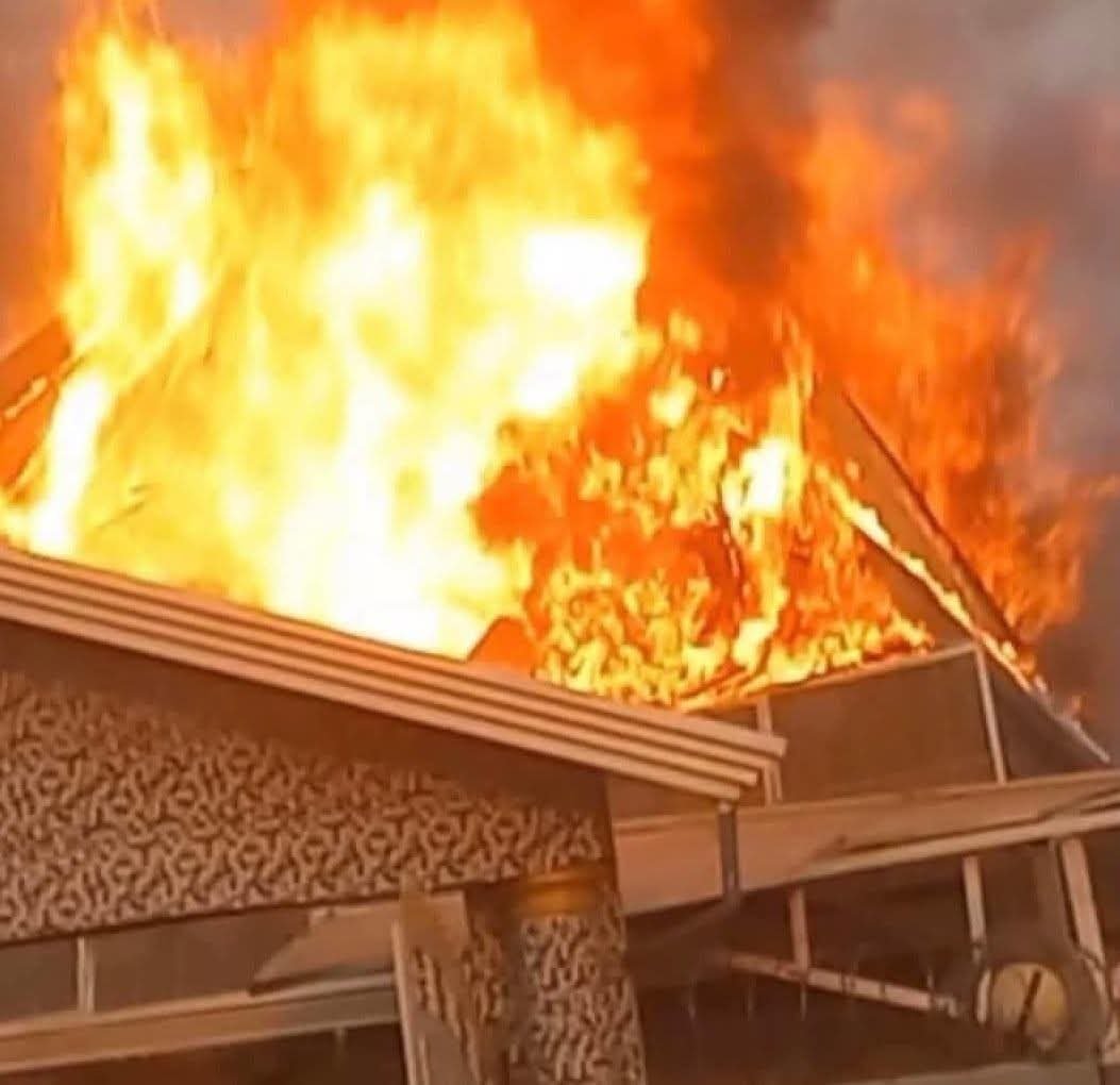 Kissidougou : un violent incendie détruit trois bâtiments au quartier Sogbè 3