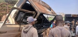 Kankan : flammes dévastatrices dans un garage, trois camions réduits en cendres