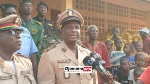 Faranah : le gouvernement guinéen assiste les sinistrés de Dalamara après un incendie dévastateur 8 Faranah : le gouvernement guinéen assiste les sinistrés de Dalamara après un incendie dévastateur