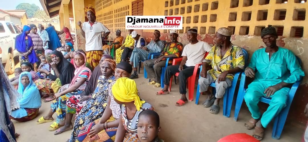 Faranah : le gouvernement guinéen assiste les sinistrés de Dalamara après un incendie dévastateur